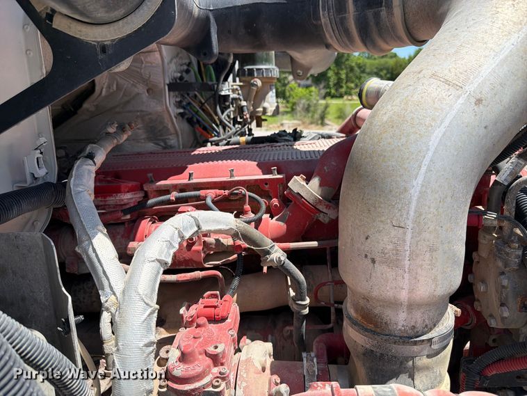 image for item FK3039 2018 International HX620 semi truck