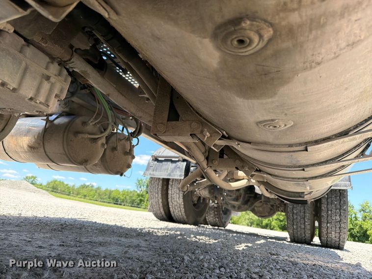 image for item FK3039 2018 International HX620 semi truck