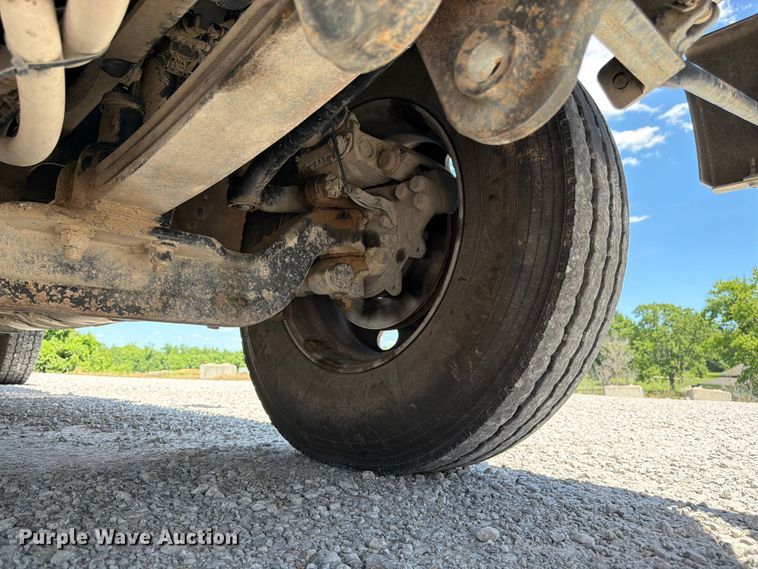image for item FK3039 2018 International HX620 semi truck