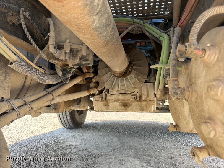 image for item FK3039 2018 International HX620 semi truck