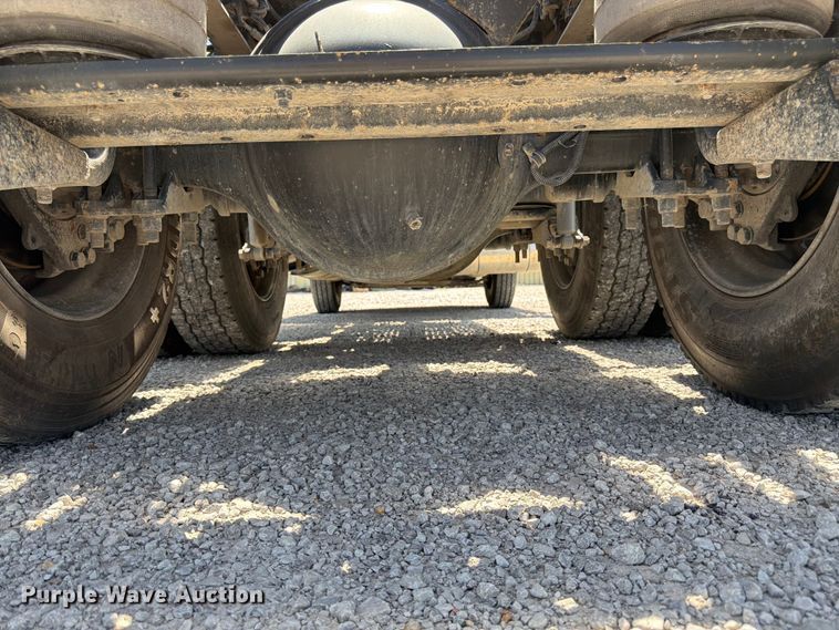 image for item FK3039 2018 International HX620 semi truck
