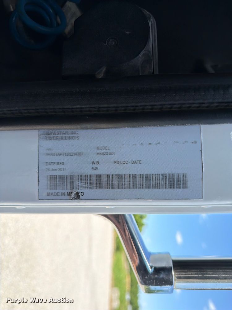image for item FK3039 2018 International HX620 semi truck