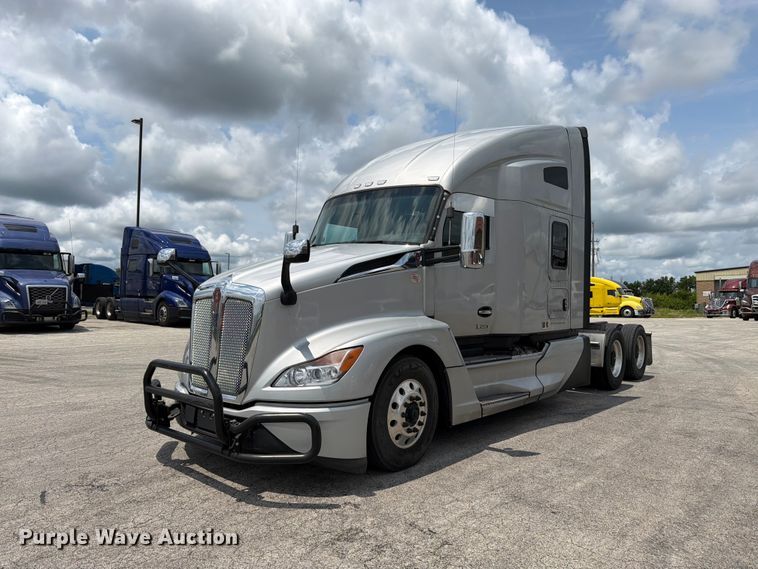 image for item FK3089 2022 Kenworth T680 semi truck