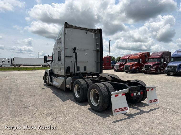 image for item FK3089 2022 Kenworth T680 semi truck
