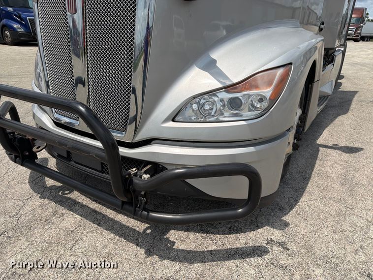 image for item FK3089 2022 Kenworth T680 semi truck