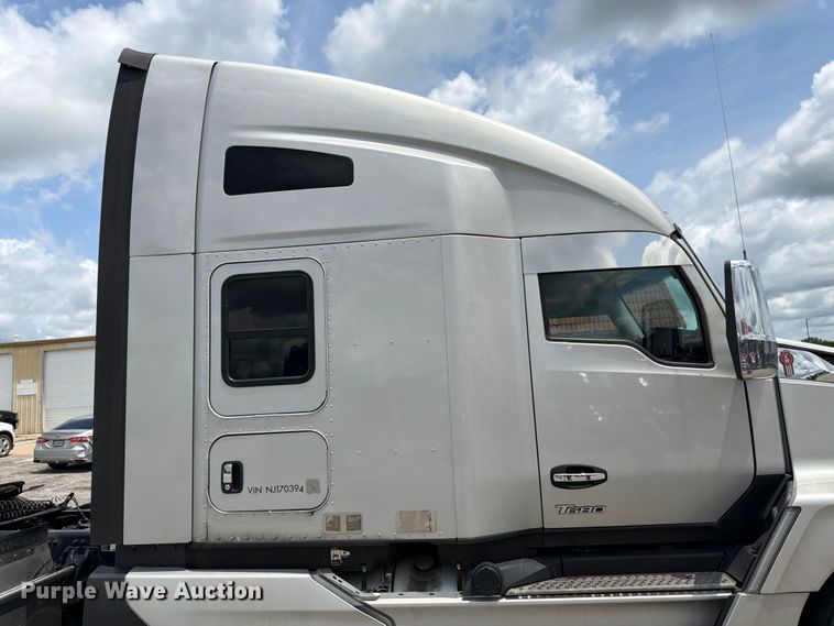 image for item FK3089 2022 Kenworth T680 semi truck