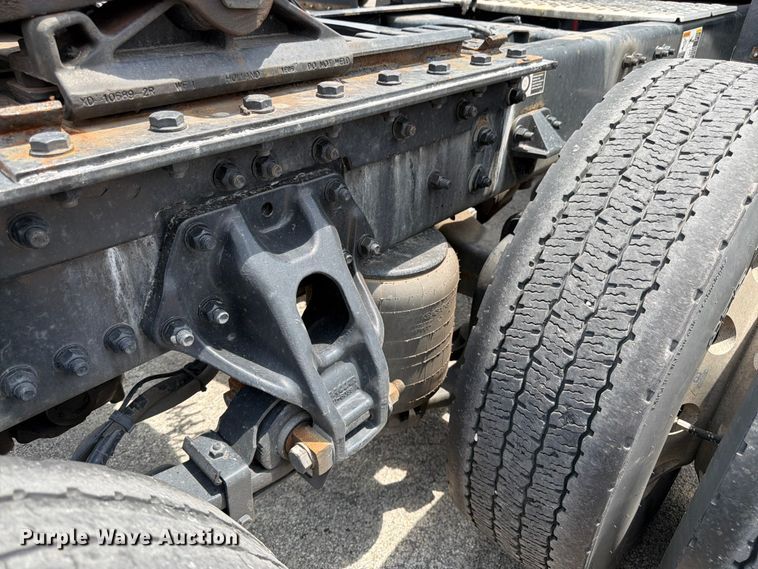 image for item FK3089 2022 Kenworth T680 semi truck