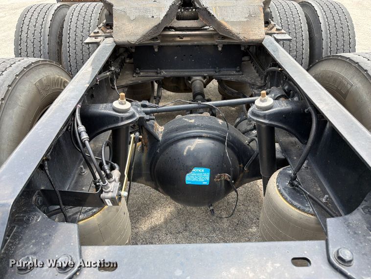 image for item FK3089 2022 Kenworth T680 semi truck