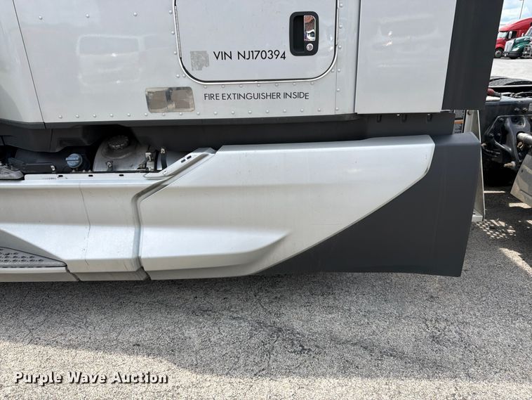 image for item FK3089 2022 Kenworth T680 semi truck