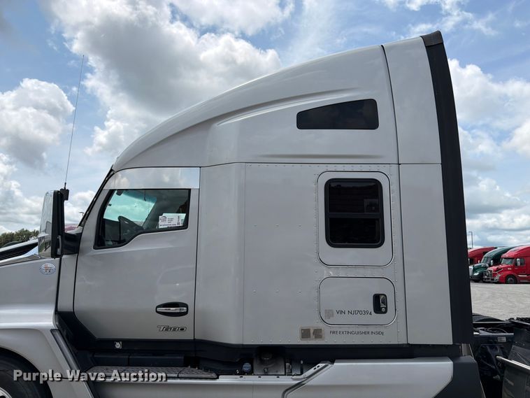 image for item FK3089 2022 Kenworth T680 semi truck