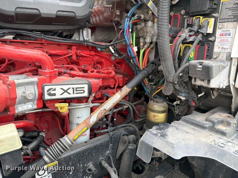 image for item FK3089 2022 Kenworth T680 semi truck