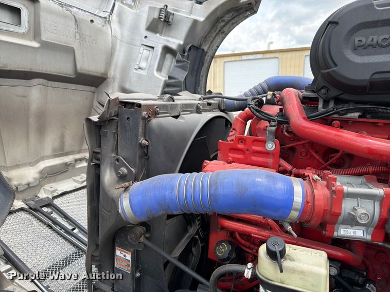 image for item FK3089 2022 Kenworth T680 semi truck