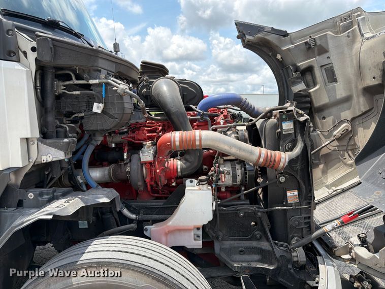 image for item FK3089 2022 Kenworth T680 semi truck