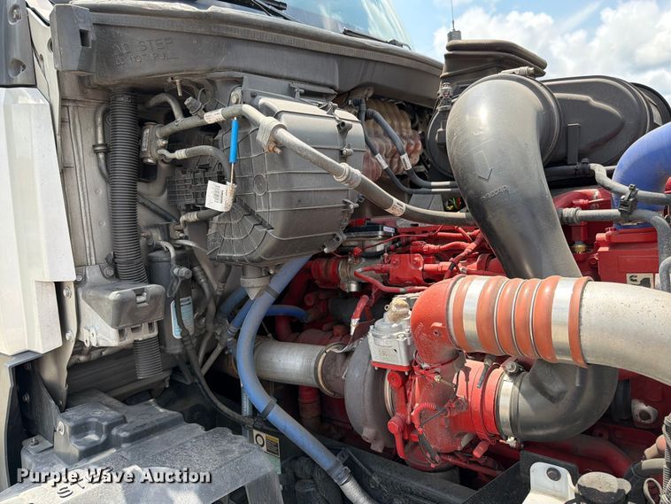 image for item FK3089 2022 Kenworth T680 semi truck
