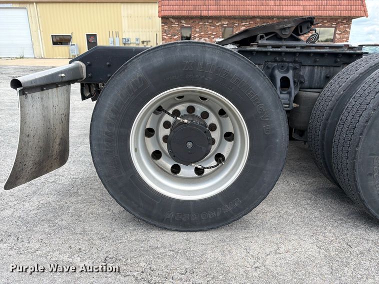 image for item FK3089 2022 Kenworth T680 semi truck