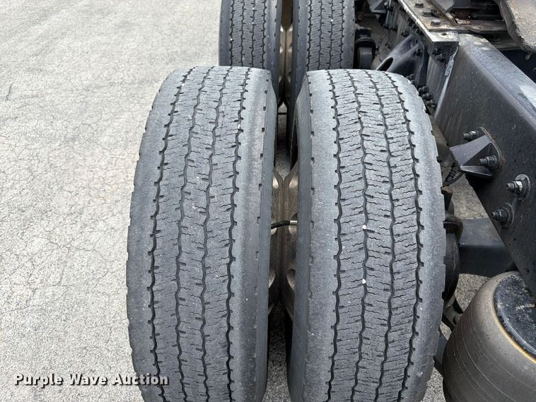 image for item FK3089 2022 Kenworth T680 semi truck