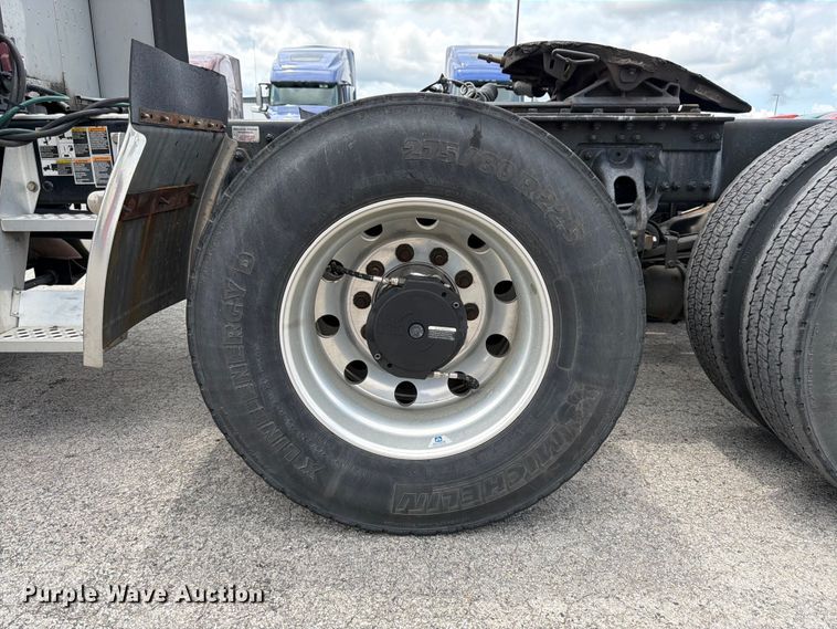 image for item FK3089 2022 Kenworth T680 semi truck