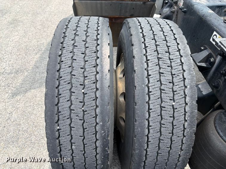 image for item FK3089 2022 Kenworth T680 semi truck