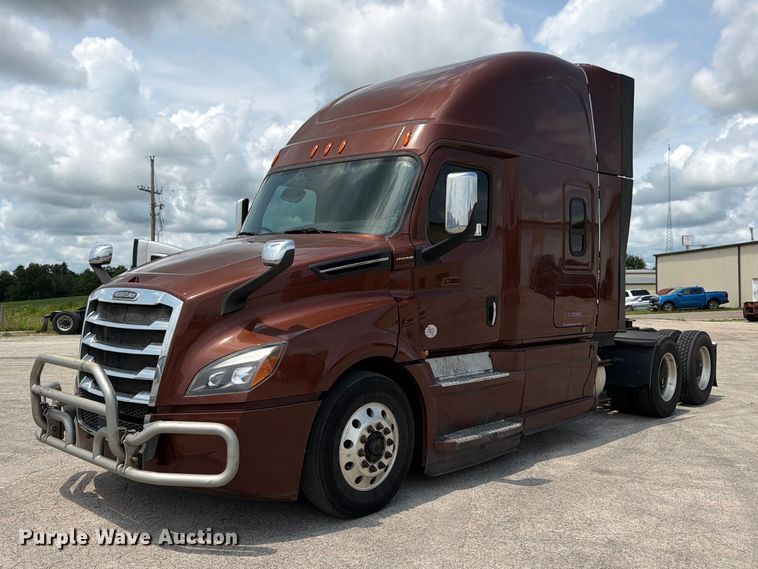 image for item FK3090 2019 Freightliner Cascadia semi truck