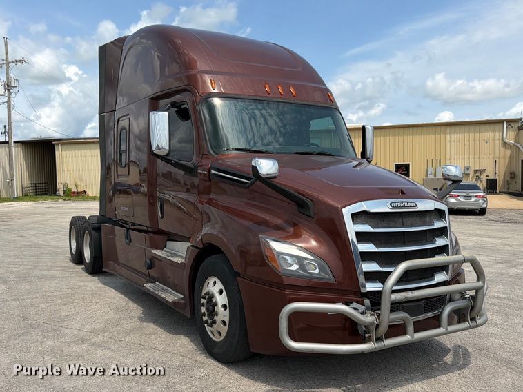 image for item FK3090 2019 Freightliner Cascadia semi truck