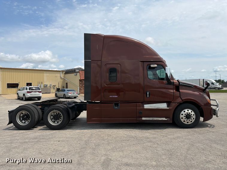 image for item FK3090 2019 Freightliner Cascadia semi truck