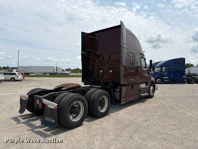 image for item FK3090 2019 Freightliner Cascadia semi truck