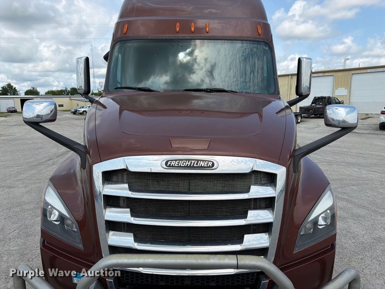 image for item FK3090 2019 Freightliner Cascadia semi truck