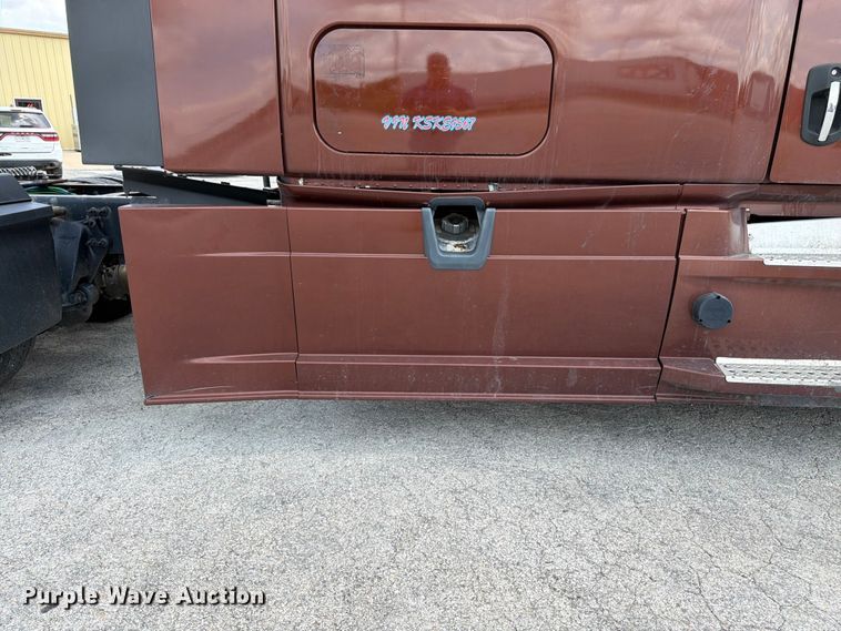 image for item FK3090 2019 Freightliner Cascadia semi truck