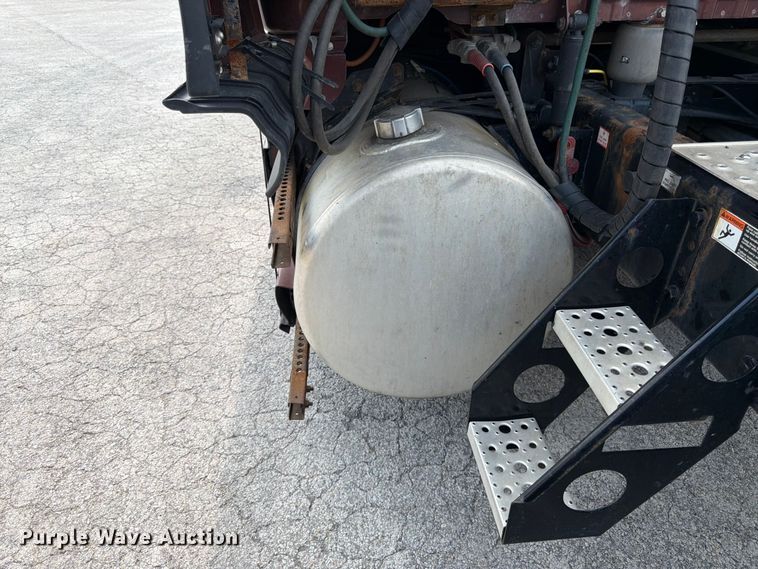 image for item FK3090 2019 Freightliner Cascadia semi truck