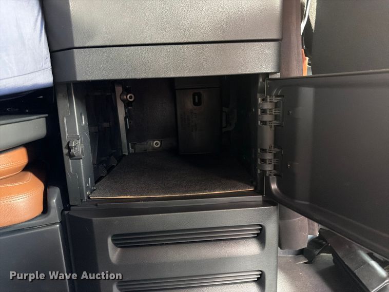 image for item FK3090 2019 Freightliner Cascadia semi truck