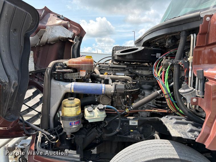 image for item FK3090 2019 Freightliner Cascadia semi truck