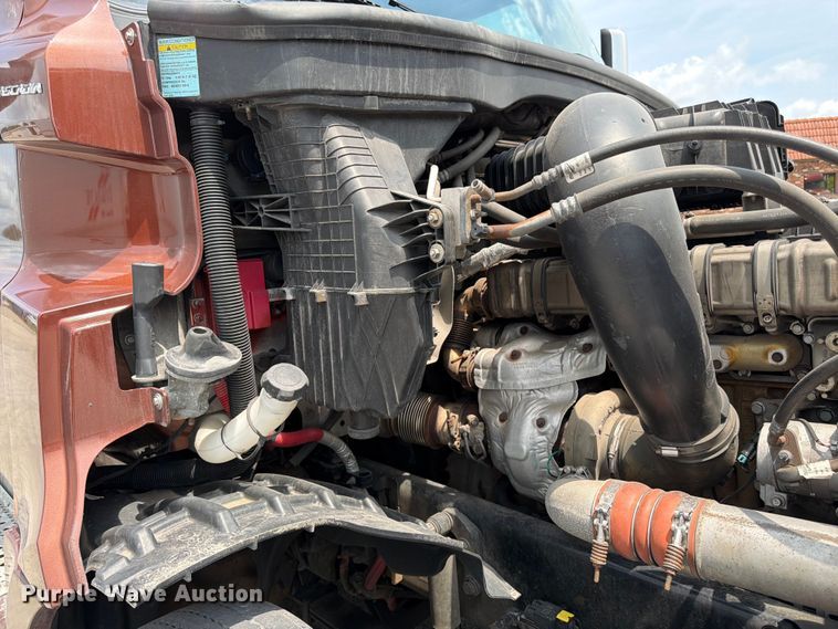 image for item FK3090 2019 Freightliner Cascadia semi truck