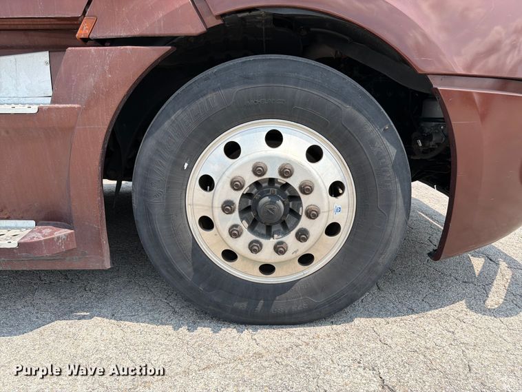image for item FK3090 2019 Freightliner Cascadia semi truck