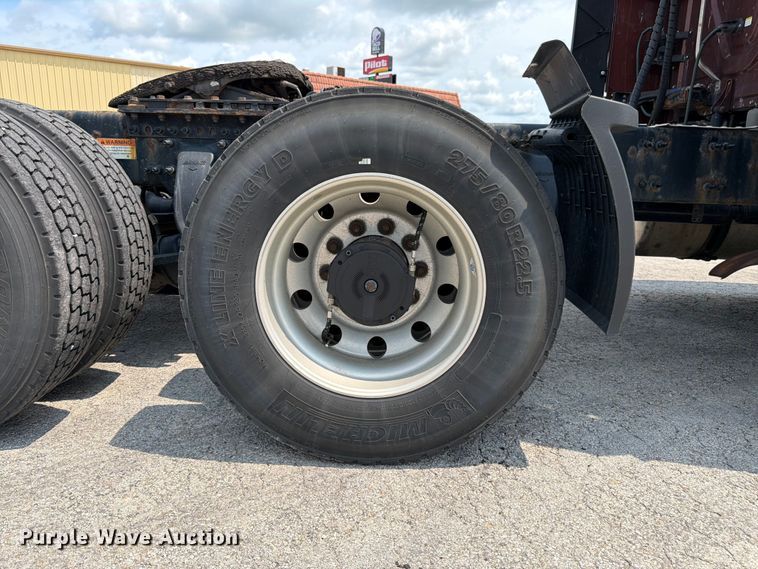image for item FK3090 2019 Freightliner Cascadia semi truck