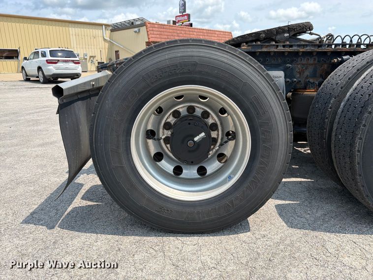 image for item FK3090 2019 Freightliner Cascadia semi truck