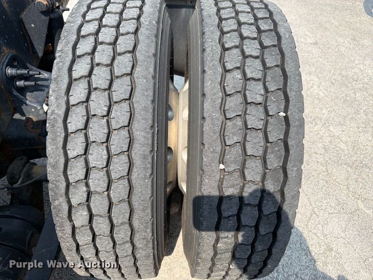 image for item FK3090 2019 Freightliner Cascadia semi truck