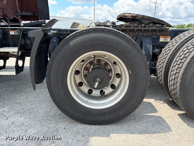 image for item FK3090 2019 Freightliner Cascadia semi truck
