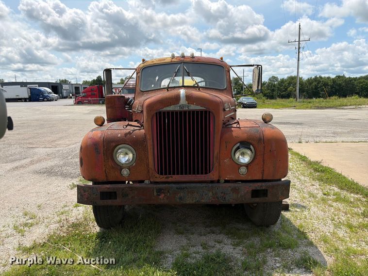 image for item FK3091 1942 Mack  B42 semi truck