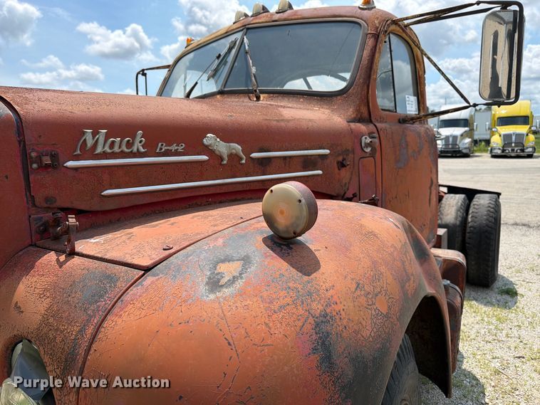 image for item FK3091 1942 Mack  B42 semi truck