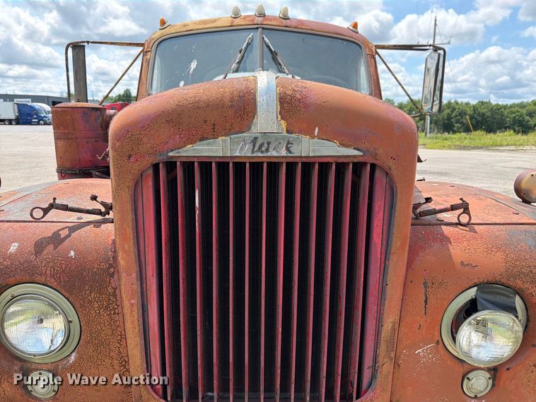 image for item FK3091 1942 Mack  B42 semi truck
