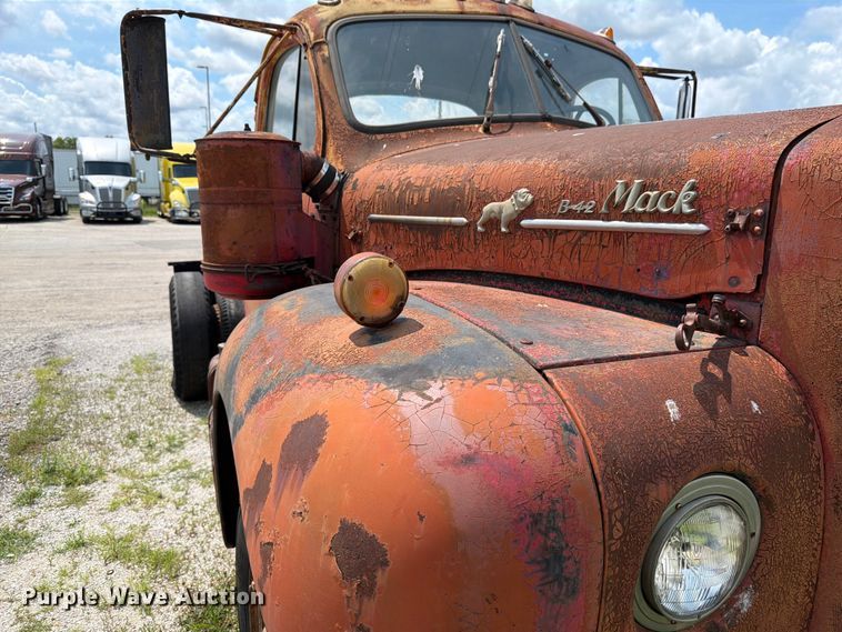 image for item FK3091 1942 Mack  B42 semi truck