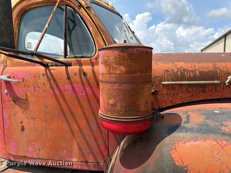 image for item FK3091 1942 Mack  B42 semi truck