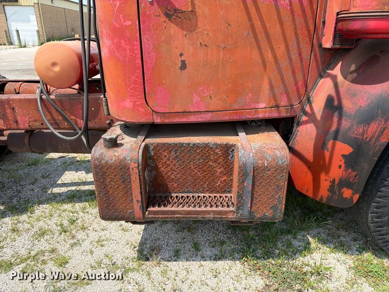 image for item FK3091 1942 Mack  B42 semi truck
