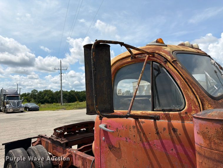 image for item FK3091 1942 Mack  B42 semi truck