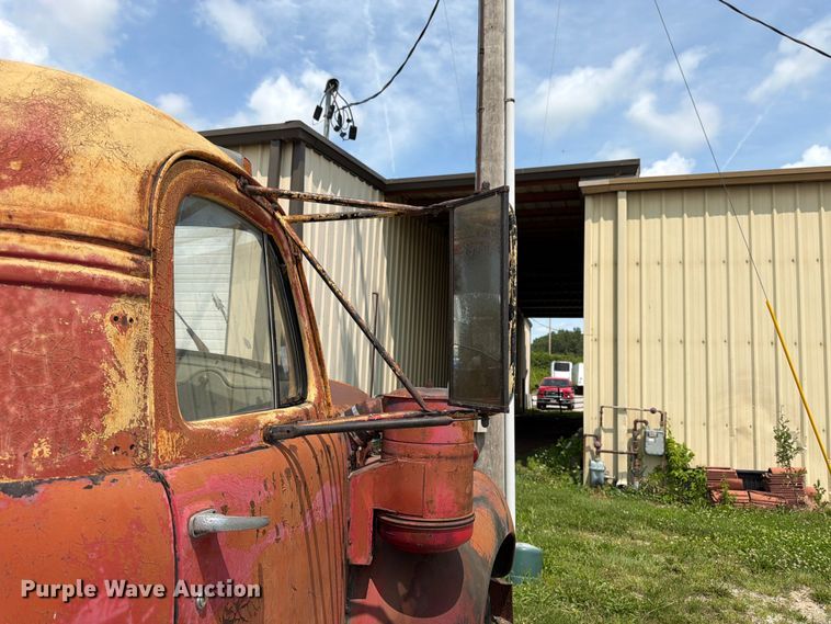 image for item FK3091 1942 Mack  B42 semi truck