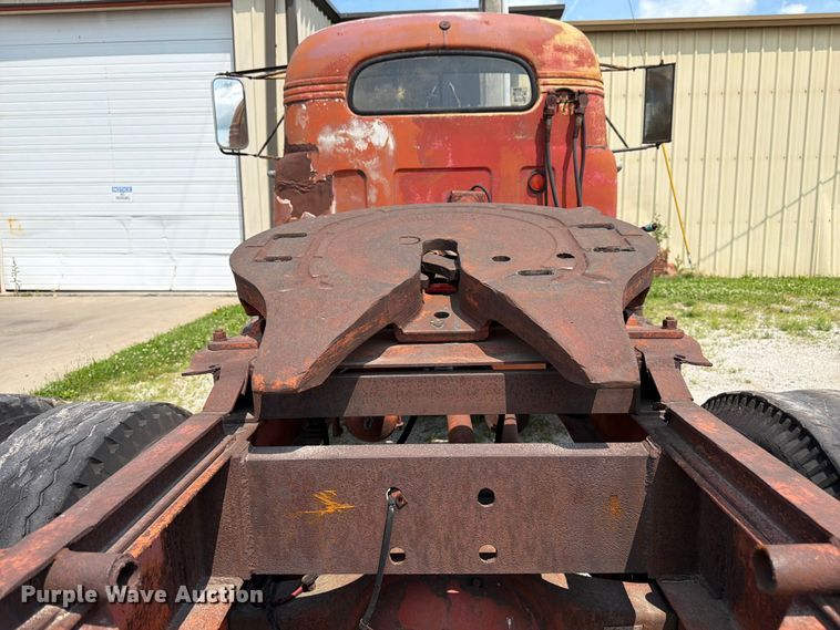image for item FK3091 1942 Mack  B42 semi truck
