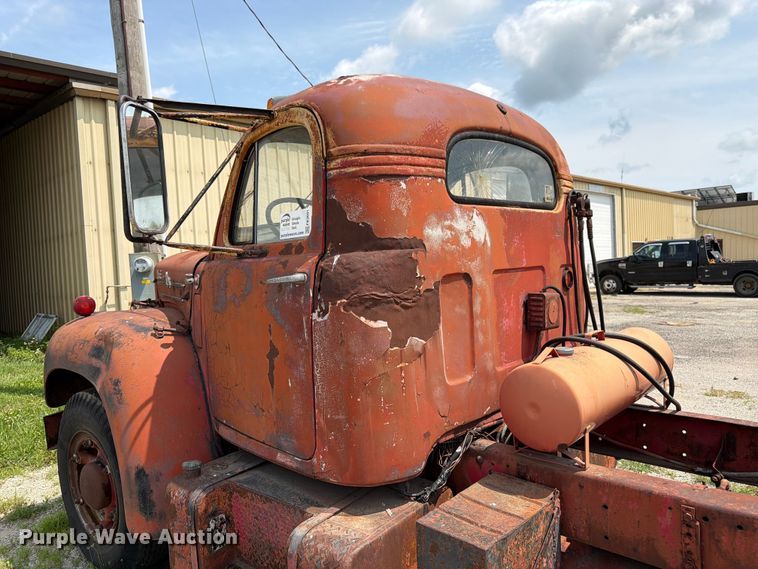 image for item FK3091 1942 Mack  B42 semi truck