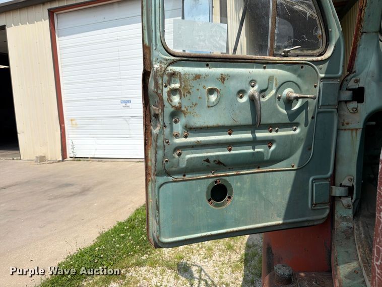 image for item FK3091 1942 Mack  B42 semi truck
