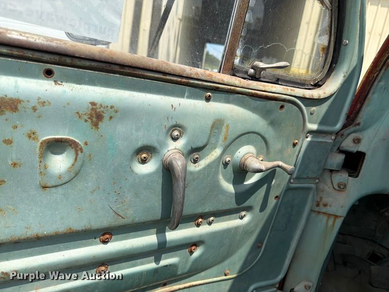 image for item FK3091 1942 Mack  B42 semi truck