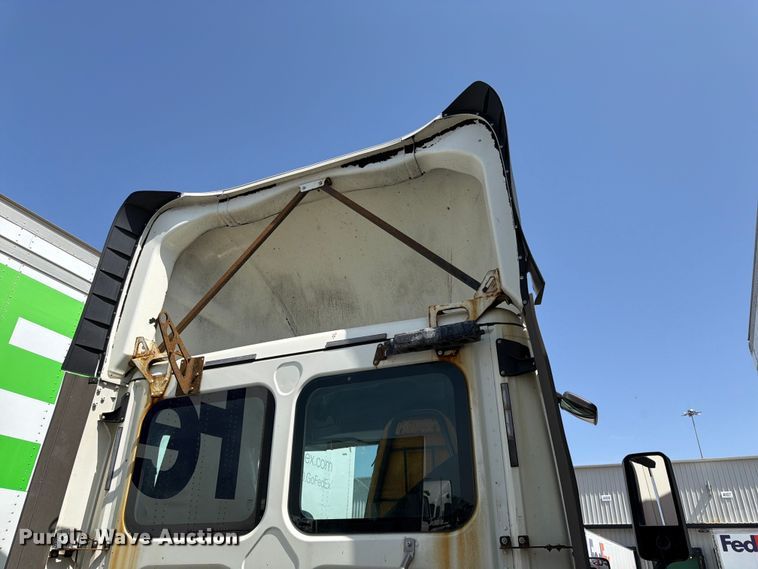 image for item FK3110 2016 Freightliner Cascadia semi truck